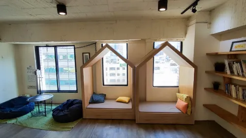 Stray Birds Taichung Hostel Public Areas Photos