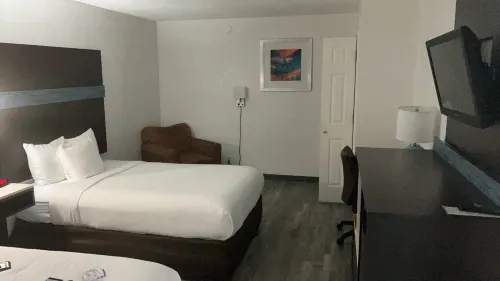 Quality Inn & Suites Airport Chambres Photos