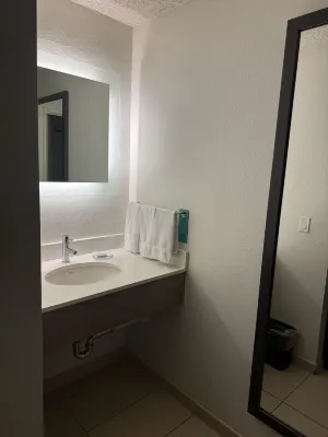 SpringHill Suites Tempe at Arizona Mills Mall Rooms Photos