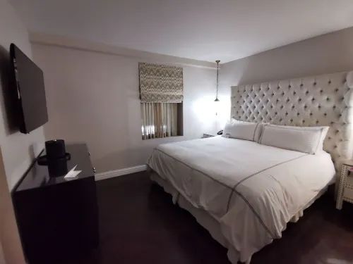 The Manhattan Club Rooms Photos