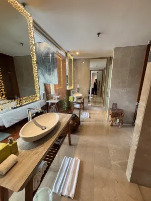 Maya Sanur Resort & Spa Kamar Photos