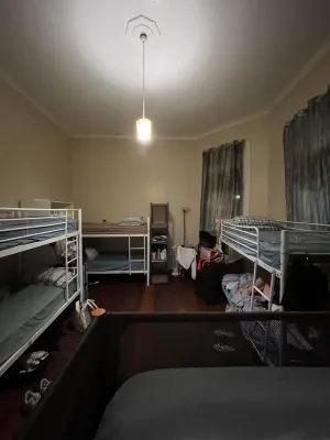 1849 Backpackers Albany Kamar Photos
