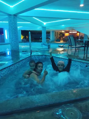 Klub Bunga Theme Park Hotel Relaksasi & Rekreasi Photos