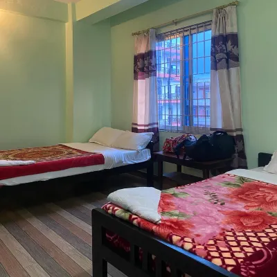 Harry Guest House & Restaurant Kamar Photos