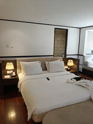 Namin Dago Hotel Rooms Photos