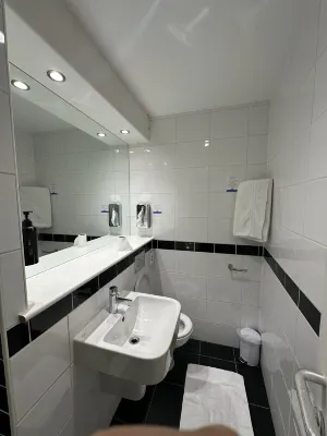 Days Inn by Wyndham Corley NEC M6 Chambres Photos
