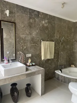 Kelapa Lovina Beach Villas - Singaraja BALI Kamar Photos