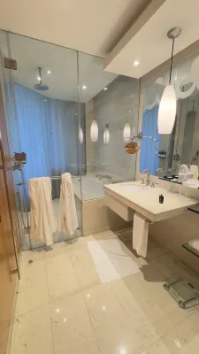 ذا اتش دبي الغرف Photos