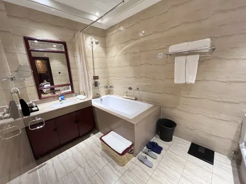 Chong Ning Castle Hotel Rooms Photos