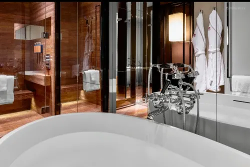 Golden Crown China Hotel Rooms Photos