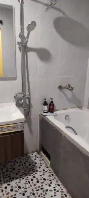 We House Guest House Kamar Photos
