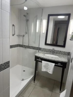 Hampton by Hilton Birmingham Broad Street Rooms Photos