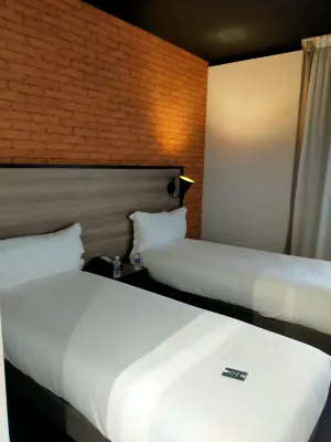 Holiday Inn Express Malaga Airport Zimmer Photos