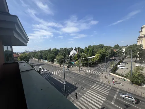 Ibis Budapest Heroes Square Рядом с отелем Photos