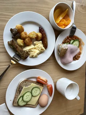 Hampton by Hilton London Waterloo Dining Photos