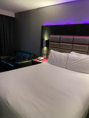Roomzzz Nottingham City Camere Photos