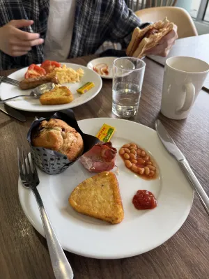 Hampton by Hilton London Gatwick Airport Dining Photos
