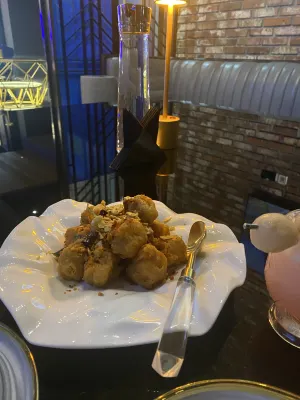 WOLO Kuala Lumpur Makanan Photos