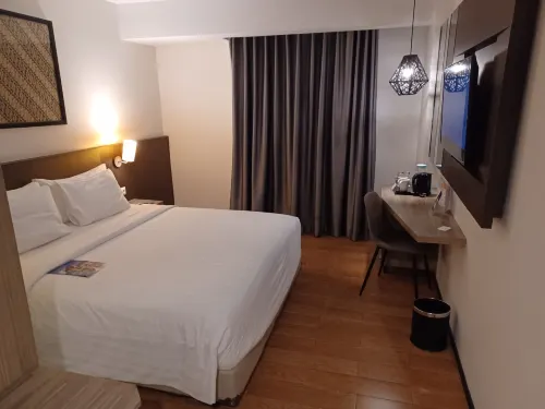ASTON Inn Pandanaran - Semarang Kamar Photos