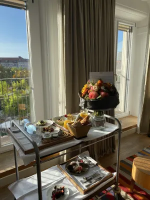 Louis Hotel Photos