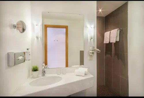 克雷菲爾德-南德 B&B 酒店 房間 Photos