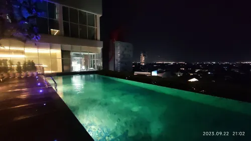 Whiz Luxe Hotel Spazio Surabaya Relaksasi & Rekreasi Photos