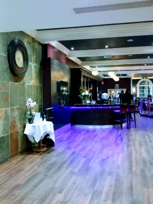 London Croydon Aerodrome Hotel, BW Signature Collection Dining Photos