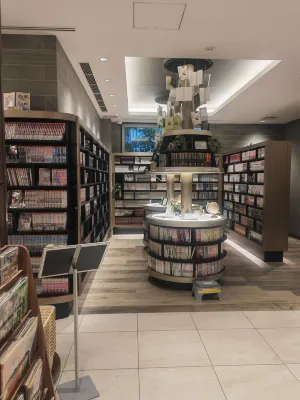 Quintessa Hotel Osaka Shinsaibashi Comic&Books Area Publik Photos