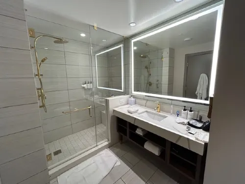 Las Vegas Hilton at Resorts World Rooms Photos