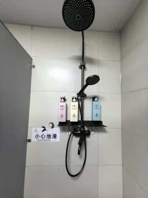 Yining youth hostel Rum Photos