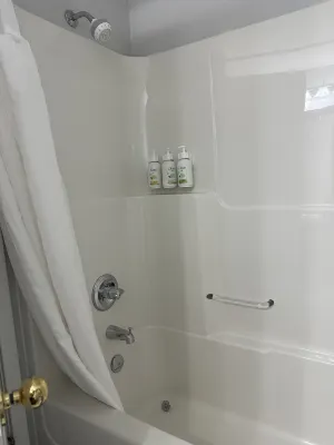 Days Inn by Wyndham Kamloops BC Chambres Photos