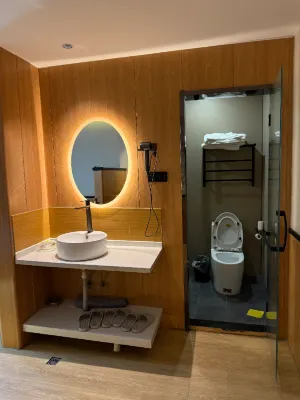 Qianji Hotel Rooms Photos