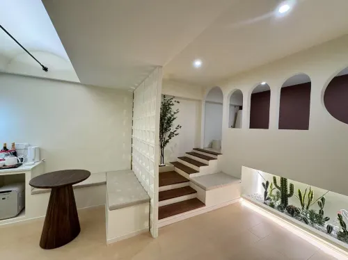 Moon· Guang Jiangjing Guest House (Jiefangbei Hongyadong Branch) Public Areas Photos