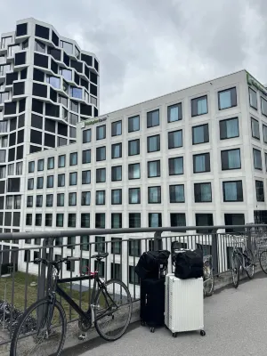 Holiday Inn Express Munich City West Exterior Photos