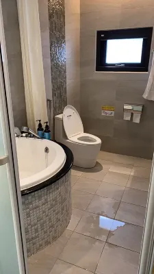 Pacific Inn Rooms Photos