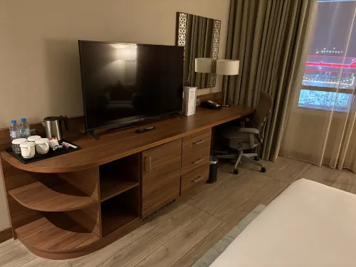 Hilton Garden Inn Dubai Al Muraqabat - Deira Chambres Photos