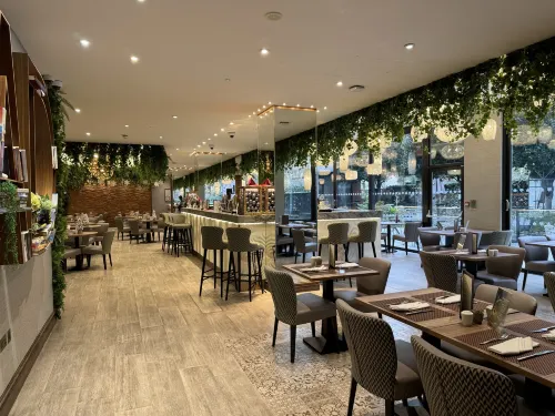 Bedford Hotel Restauration Photos