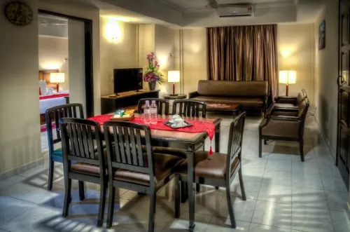 Leisure Cove Hotel and Apartments Photos