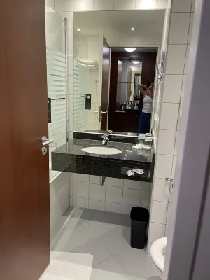 Courtyard by Marriott Munich City Center Rooms Photos
