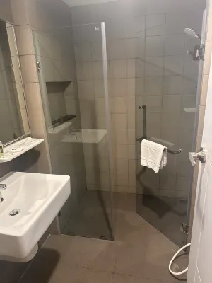 Pace Residence and Bar Pattaya Rooms Photos