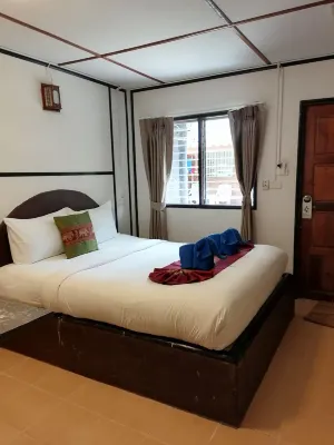 Phi Phi Nice Beach Resort Rooms Photos