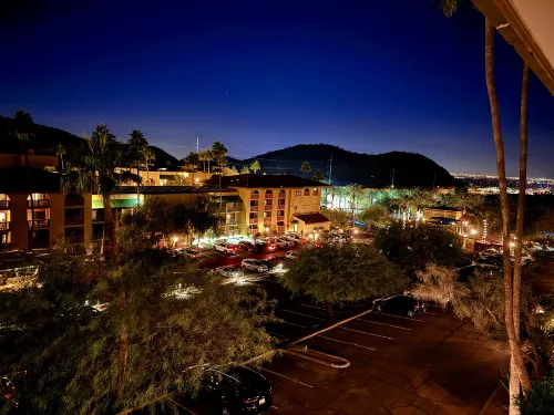 Hilton Phoenix Tapatio Cliffs Resort Near Hotel Photos