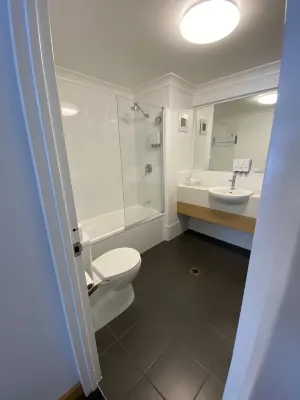 Airlie Beach Hotel Rooms Photos