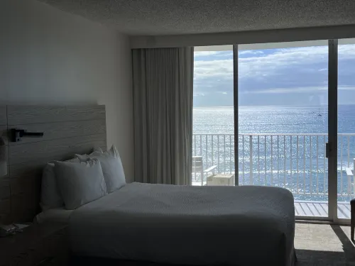 Alohilani Resort Waikiki Beach Kamar Photos