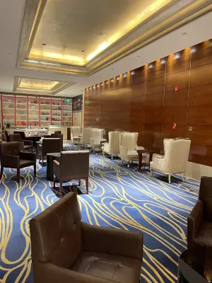 Howard Johnson Parkview Plaza Erdos Dining Photos