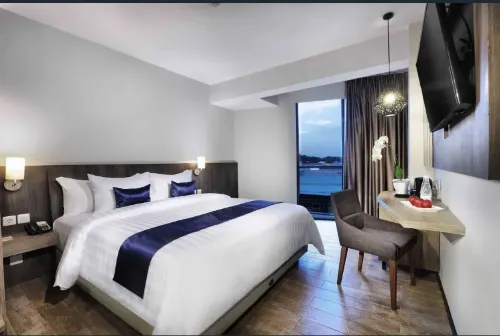 ASTON Inn Pandanaran - Semarang Kamar Photos