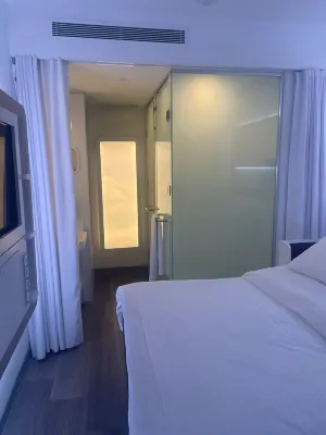 Yotelair Istanbul Airport (Airside) Rooms Photos