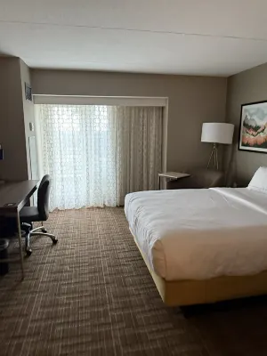 DoubleTree Fallsview Resort & Spa by Hilton - Niagara Falls Rooms Photos