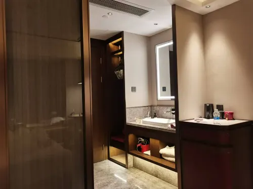 Meiqiu Holiday Hotel (Zhuhai Gongbei Port Branch) Rooms Photos
