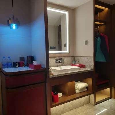 Meiqiu Holiday Hotel (Zhuhai Gongbei Port Branch) Rooms Photos